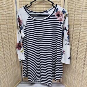 Reb in J Top Women's Size Medium Striped Floral Pattern Raglan 3/4 Sleeves